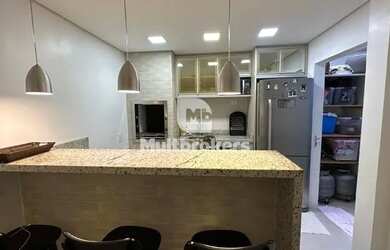 Imagem: A casa em condomínio possui 2 Dormitórios, 1 Banheiro, 2 Vagas