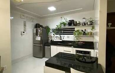 Imagem: A casa possui 3 Dormitórios, 3 Banheiros, 2 Vagas na garagem