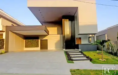 Imagem: A casa em condomínio possui 3 Dormitórios, 4 Banheiros, 3