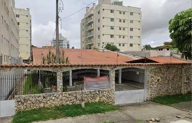 Imagem: O terreno possui 657m² de Área e está localizado em Água