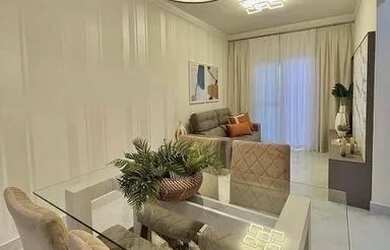 Imagem: A casa possui 3 Dormitórios, 1 Banheiro, 2 Vagas na garagem