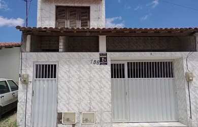 Imagem: A casa possui 2 Dormitórios, 2 Banheiros, 1 Vaga na garagem