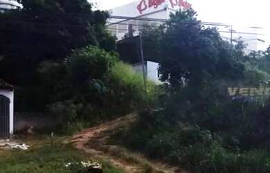 Imagem: O terreno possui 1.780m² de Área e está localizado em Duque