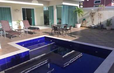 Imagem: A casa em condomínio possui 4 Dormitórios, 3 Banheiros, 3