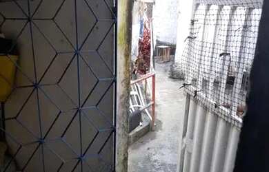 Imagem: A casa possui 2 Dormitórios, 1 Banheiro, Imóvel novo e está