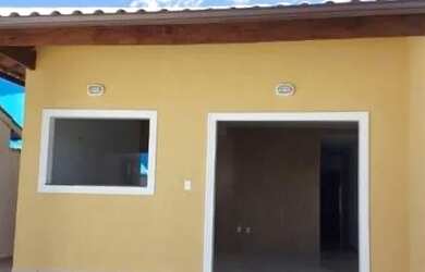 Imagem: A casa possui 2 Dormitórios, 2 Banheiros, 1 Vaga na garagem