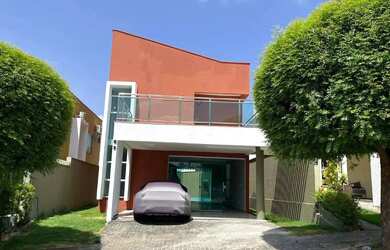 Imagem: A casa em condomínio à venda possui 5 Dormitórios, 4 Banheiros