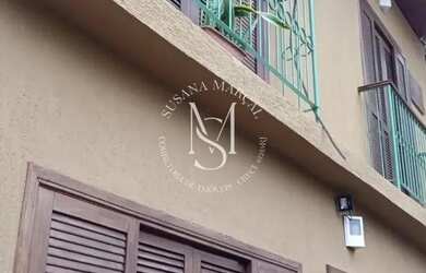 Imagem: A casa possui 3 Dormitórios, 2 Banheiros e 128m² de Área