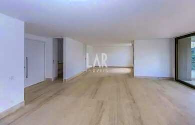 Imagem: O apartamento possui 4 Dormitórios, 3 Banheiros, 3 Vagas na