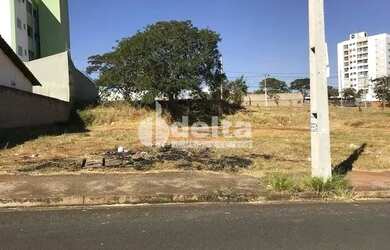 Imagem 2: Área disponível para Venda 770 m² no bairro Bosque dos Buritis em Uberlândia-MG