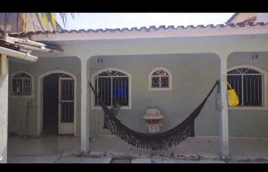 Imagem: A casa possui 4 Dormitórios, 3 Banheiros, 3 Vagas na garagem