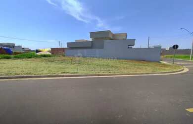 Imagem: O terreno possui 220m² de Área e está localizado em Maisparque