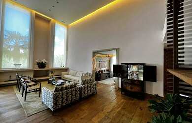 Imagem: A casa em condomínio possui 4 Dormitórios, 5 Banheiros, 5