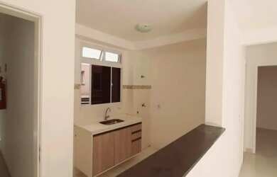 Imagem: O apartamento possui 2 Dormitórios, 1 Banheiro, 2 Vagas na