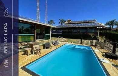 Imagem: A casa em condomínio possui 4 Dormitórios, 4 Banheiros, 5