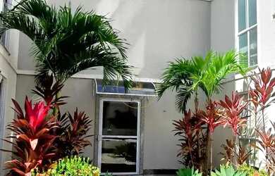 Imagem: O apartamento possui 2 Dormitórios, 1 Banheiro, 2 Vagas na