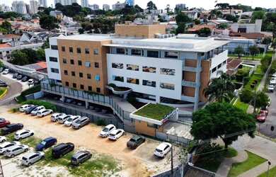 Imagem: O depósito possui 5 Vagas na garagem, 457m² de Área e está