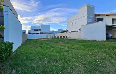 Imagem: O terreno possui 409m² de Área e está localizado em Cyrela