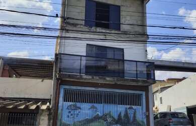 Imagem: A casa possui 5 Dormitórios, 4 Banheiros, 2 Vagas na garagem