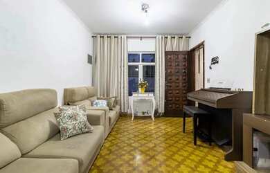 Imagem: A casa possui 3 Dormitórios, 4 Banheiros, 3 Vagas na garagem