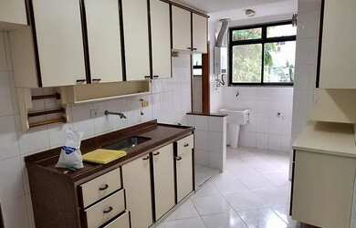 Imagem: O apartamento possui 3 Dormitórios, 2 Banheiros, 3 Vagas na