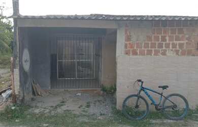 Imagem: A casa possui 2 Dormitórios, 2 Banheiros e está localizado