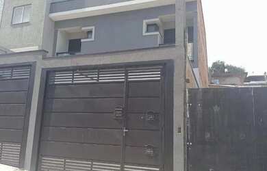 Imagem: A casa possui 3 Dormitórios, 4 Banheiros, 2 Vagas na garagem