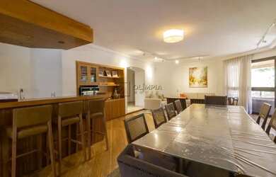 Imagem: O apartamento possui 4 Dormitórios, 5 Banheiros, 4 Vagas na