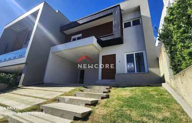 Imagem: A casa em condomínio possui 3 Dormitórios, 4 Banheiros, 2