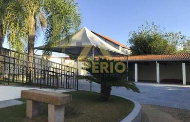 Imagem: O depósito possui 5 Vagas na garagem, 432m² de Área e está