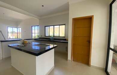 Imagem: A casa em condomínio possui 3 Dormitórios, 5 Banheiros, 2