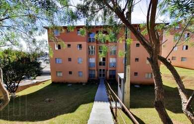 Imagem: O apartamento possui 2 Dormitórios, 1 Banheiro, 1 Vaga na garagem