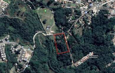 Imagem: O terreno possui 32.000m² de Área e está localizado em Santa