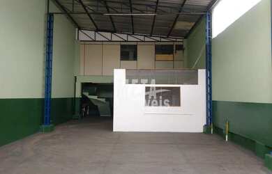 Imagem: O depósito possui 5 Vagas na garagem, 150m² de Área e está