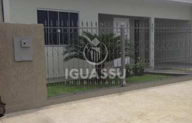 Imagem: A casa possui 2 Dormitórios, 2 Banheiros, 1 Vaga na garagem