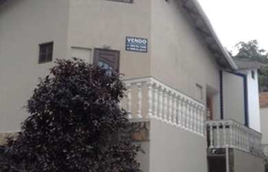 Imagem: A casa em condomínio possui 4 Dormitórios, 5 Banheiros e 250m²