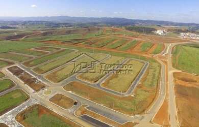 Imagem: O terreno possui 350m² de Área e está localizado em Loteamento