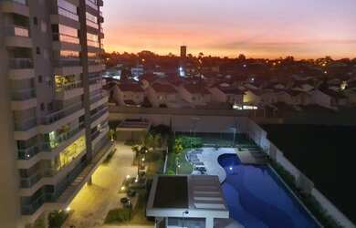 Imagem: O apartamento possui 3 Dormitórios, 5 Banheiros, 2 Vagas na