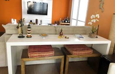 Imagem: A casa possui 3 Dormitórios, 3 Banheiros, 2 Vagas na garagem