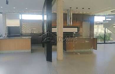 Imagem: A casa em condomínio possui 4 Dormitórios, 5 Banheiros, 3