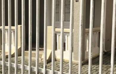 Imagem: A casa possui 3 Dormitórios, 2 Banheiros, 4 Vagas na garagem