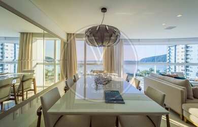 Imagem: O apartamento possui 4 Dormitórios, 4 Banheiros, 4 Vagas na