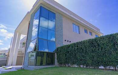 Imagem: A casa em condomínio à venda possui 4 Dormitórios, 5 Banheiros