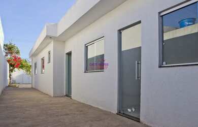 Imagem: A casa possui 2 Dormitórios, 1 Banheiro, 4 Vagas na garagem