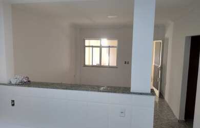 Imagem: O apartamento possui 2 Dormitórios, 1 Banheiro, 2 Vagas na