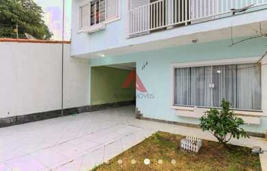 Imagem: A casa possui 3 Dormitórios, 2 Banheiros, 3 Vagas na garagem