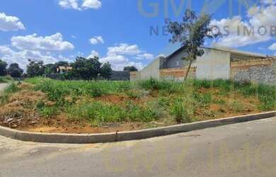 Imagem: O terreno possui 498m² de Área e está localizado em Jardim