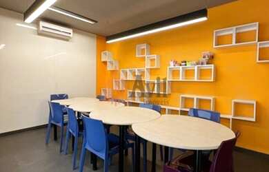 Imagem: O depósito possui 1 Vaga na garagem e 662m² de Área e está