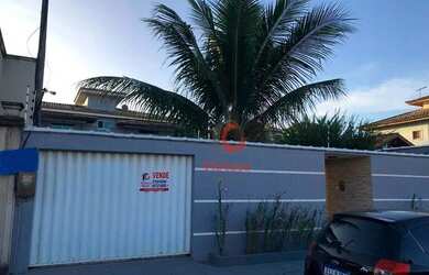 Imagem: A casa possui 4 Dormitórios, 2 Banheiros, 4 Vagas na garagem