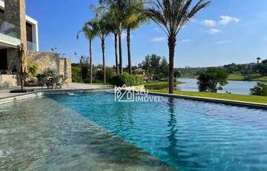 Imagem: A casa em condomínio possui 5 Dormitórios, 5 Banheiros, 5